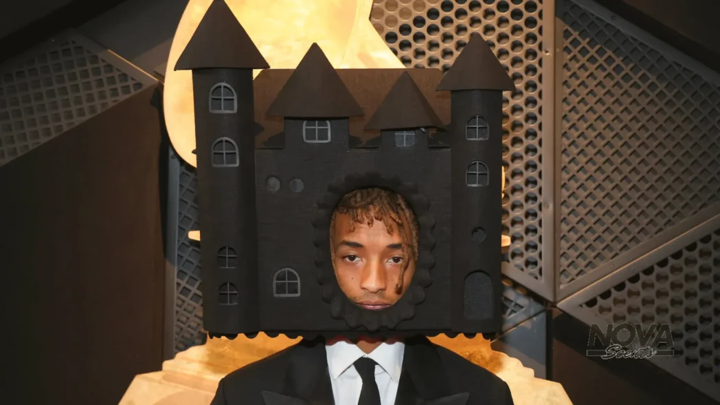 jaden smith grammys red carpet look a castle on his head