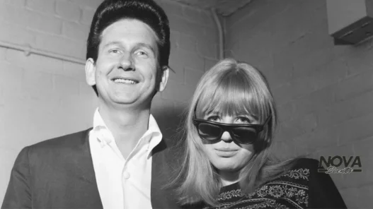 marianne faithfull the timeless icon of style and music